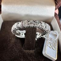 Anello eternity in oro 18k e diamanti