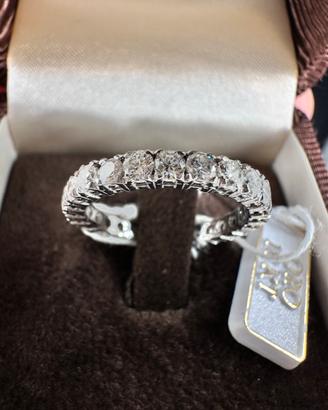 Anello eternity in oro 18k e diamanti