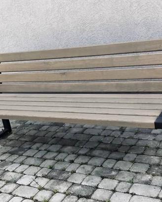 Produzione di sedie, tavoli e panche in metallo.