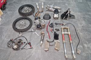 Ricambi crf 450 2020 forcella cerchi neri motore