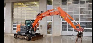 Miniescavatore Hitachi ZX85 USB-5, braccio triplic