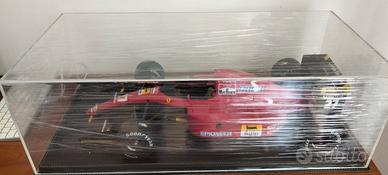 Ferrari scala 1:8