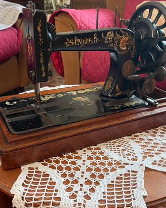 Macchina da cucire singer a manovella anno 1915