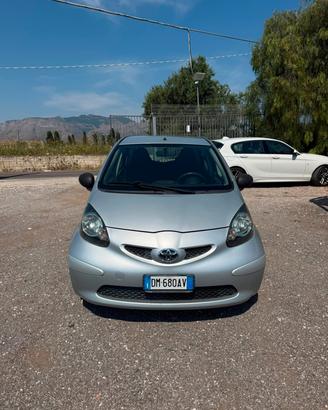 Toyota Aygo 1.0 12V VVT-i 5 porte Sol
