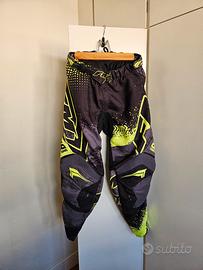 Pantaloni motocross FM Racing taglia 44 /

USA 28