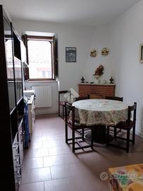 CASA SEMINDIPENDENTE A CASTELVETERE SUL CALORE