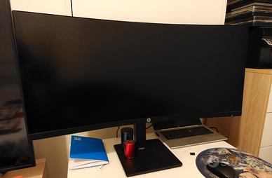HP M34d Monitor 34 pollici curvo 