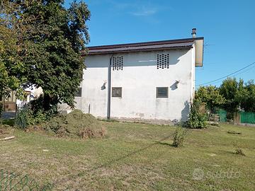 Stalla e fienile trasformabile in abitazione