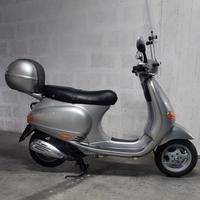 Vespa et4 125