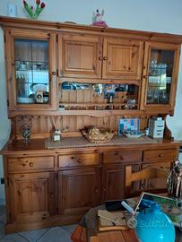 Credenza e  tavolo con 6 sedie  credenza in legno