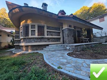 Villa Indipendente 200 Mq Con Giardino Gambarie
