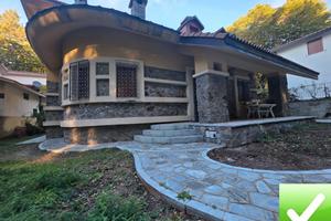 Villa Indipendente 200 Mq Con Giardino Gambarie