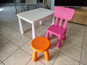 Tavolo+ sedia+ sgabello in plastica x bambini Ikea