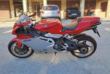 MV AGUSTA F4 1000 .
