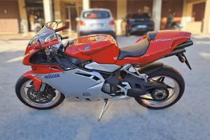 MV AGUSTA F4 1000 .