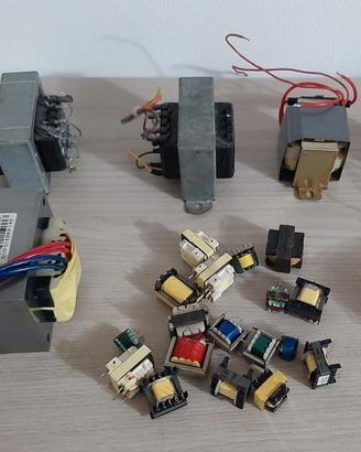 Stock trasformatori elettrici di varia potenza