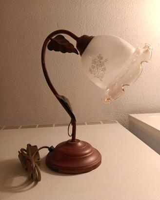 Lampada da tavolo in stile Liberty