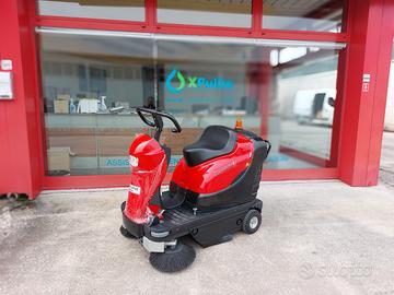 Spazzatrice Professionale Uomo a Bordo