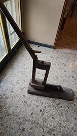tappatrice completamente in legno antica vintage