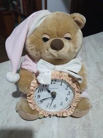 orsacchiotto con orologio