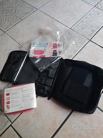 Borsetta cosmetici  e porta cellulare ed accessori