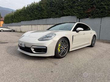 Porsche Panamera 4s Hybrid 2021