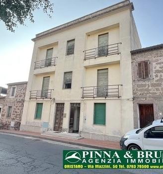 BUSACHI - Casa Semindipendente in centro