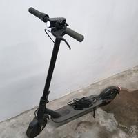 Monopattino Xiaomi Essenzial 
