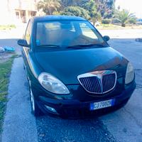 Lancia y