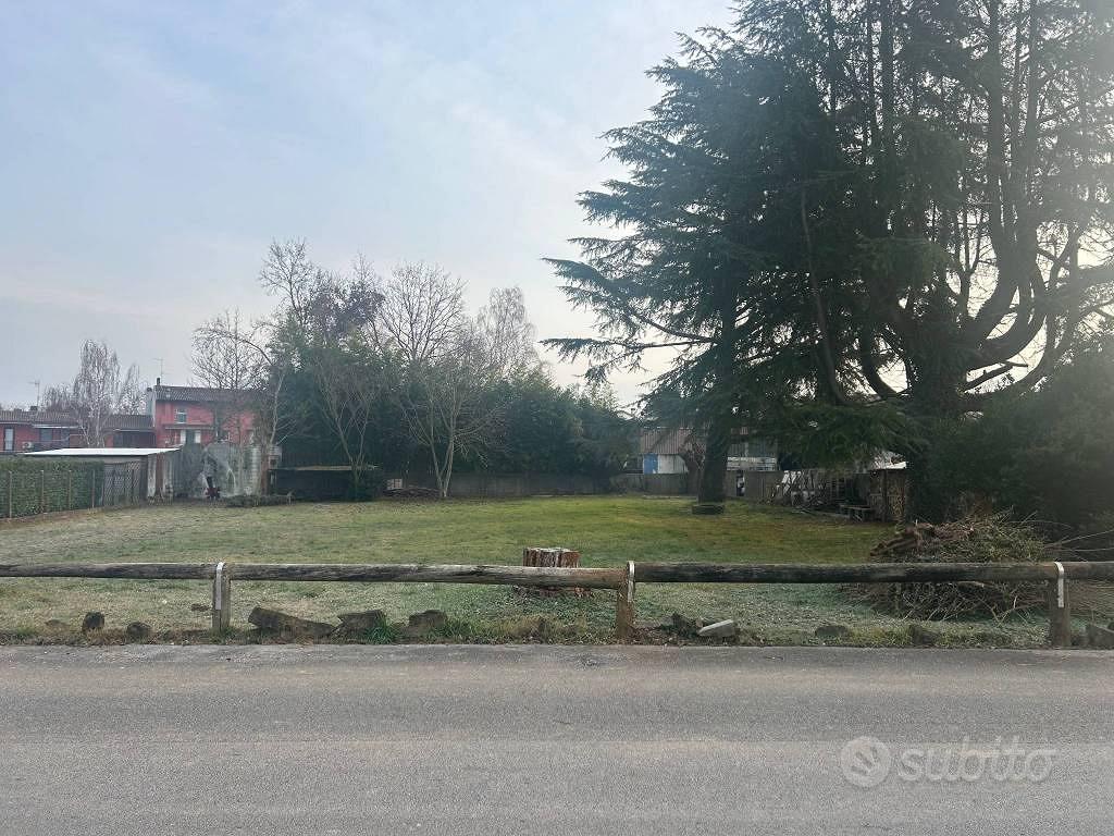 Terreno di 1212 m² a Capriva del Friuli - Vista 2