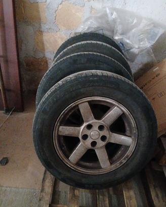 Cerchi R17 e Gomme  235/65 R17