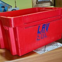 CASSA MULTIUSO IN PLASTICA CON MANICI