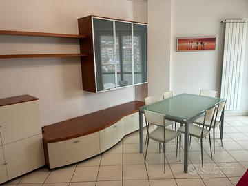 Arredo soggiorno + tavolo