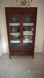 Credenza. Antica