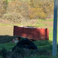 Rimorchio agricolo uva