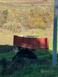 Rimorchio agricolo uva