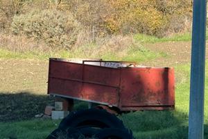 Rimorchio agricolo uva