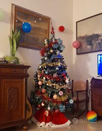 2 alberi di Natale verde e verde innevato