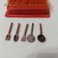 Mestoli di metallin miniatura, casa delle bambole 