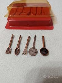 Mestoli di metallin miniatura, casa delle bambole 
