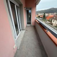 5 vani doppi servizi due balconate