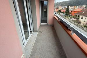 5 vani doppi servizi due balconate