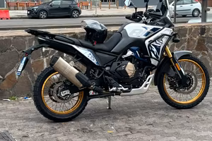 Voge 800 rally