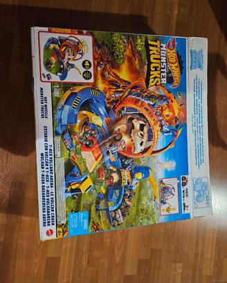 Pista HOT WHEELS MONSTER TRUCKS T-REX VOLCANO AREN