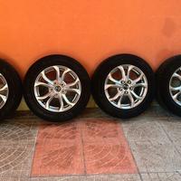 Cerchi con gomme invernali Mazda