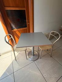 tavolo quadrato con n.2 sedie