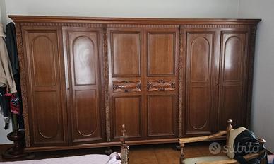 Armadio con specchio interno