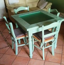 Tavolo e sedie in rovere massello.