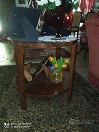 Tavolino in legno da salotto
