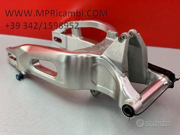 FORCELLONE POSTERIORE HONDA CBR 1000 RR 2004 2005